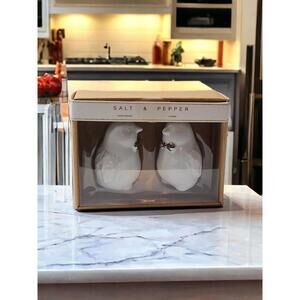 ARLINGTON DESIGNS WHITE AND GOLD PENGUIN SALT PEPPER NEW IN BOX